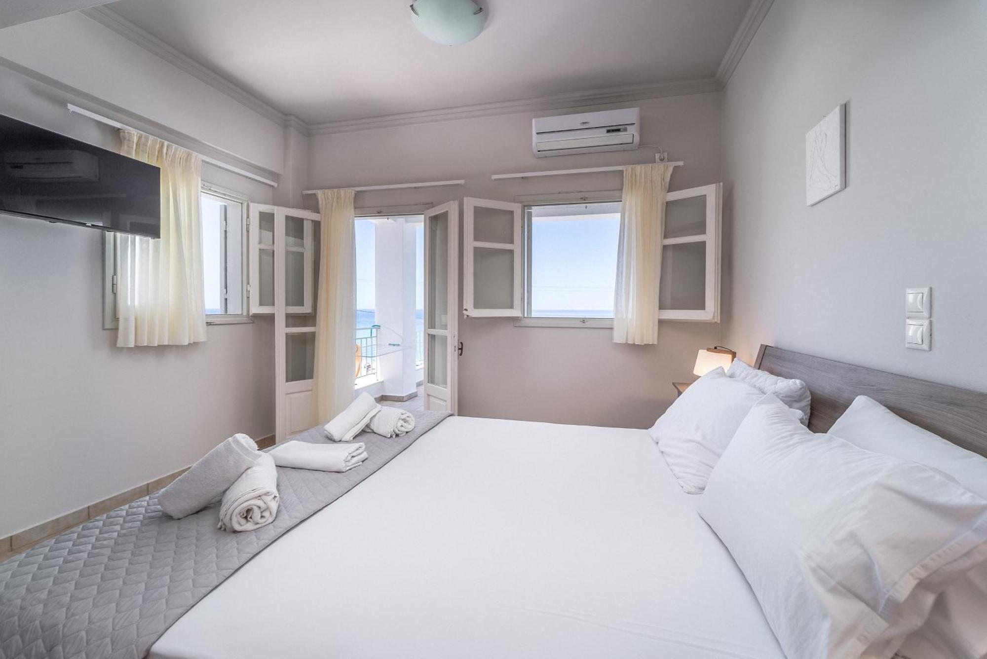 Monato Luxury Apartments Ayios Nikitas Ngoại thất bức ảnh