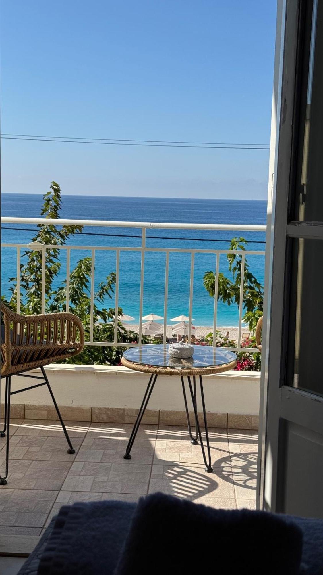 Monato Luxury Apartments Ayios Nikitas Ngoại thất bức ảnh