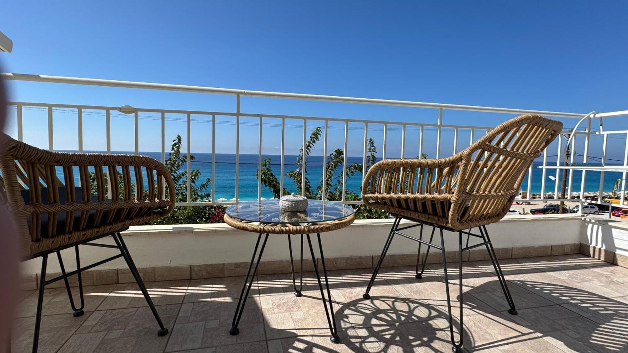 Monato Luxury Apartments Ayios Nikitas Ngoại thất bức ảnh
